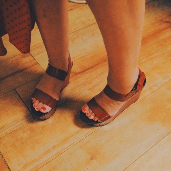 🆅🅴🆁🅰    🆆🅰🅽🅶    🅿🅻🅰🆃🅵🅾🆁🅼 🆂🅷🅾🅴 - Picture 2 of 2